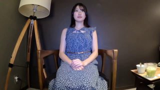 妹子漏奶诱惑秀 脱掉罩罩自摸奶子